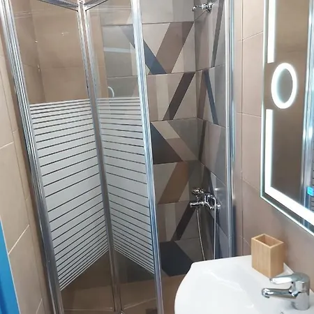 Apartament Mpitzarakis On The